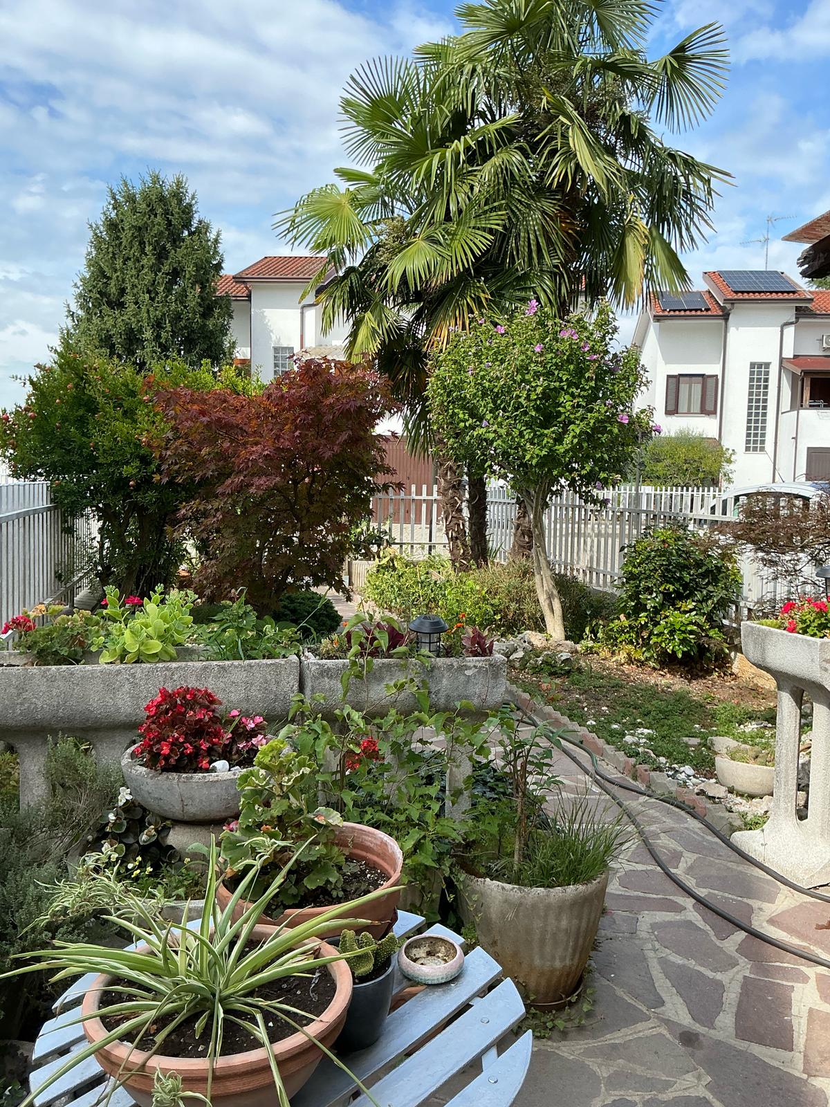 Porzione di villa a schiera bifamiliare