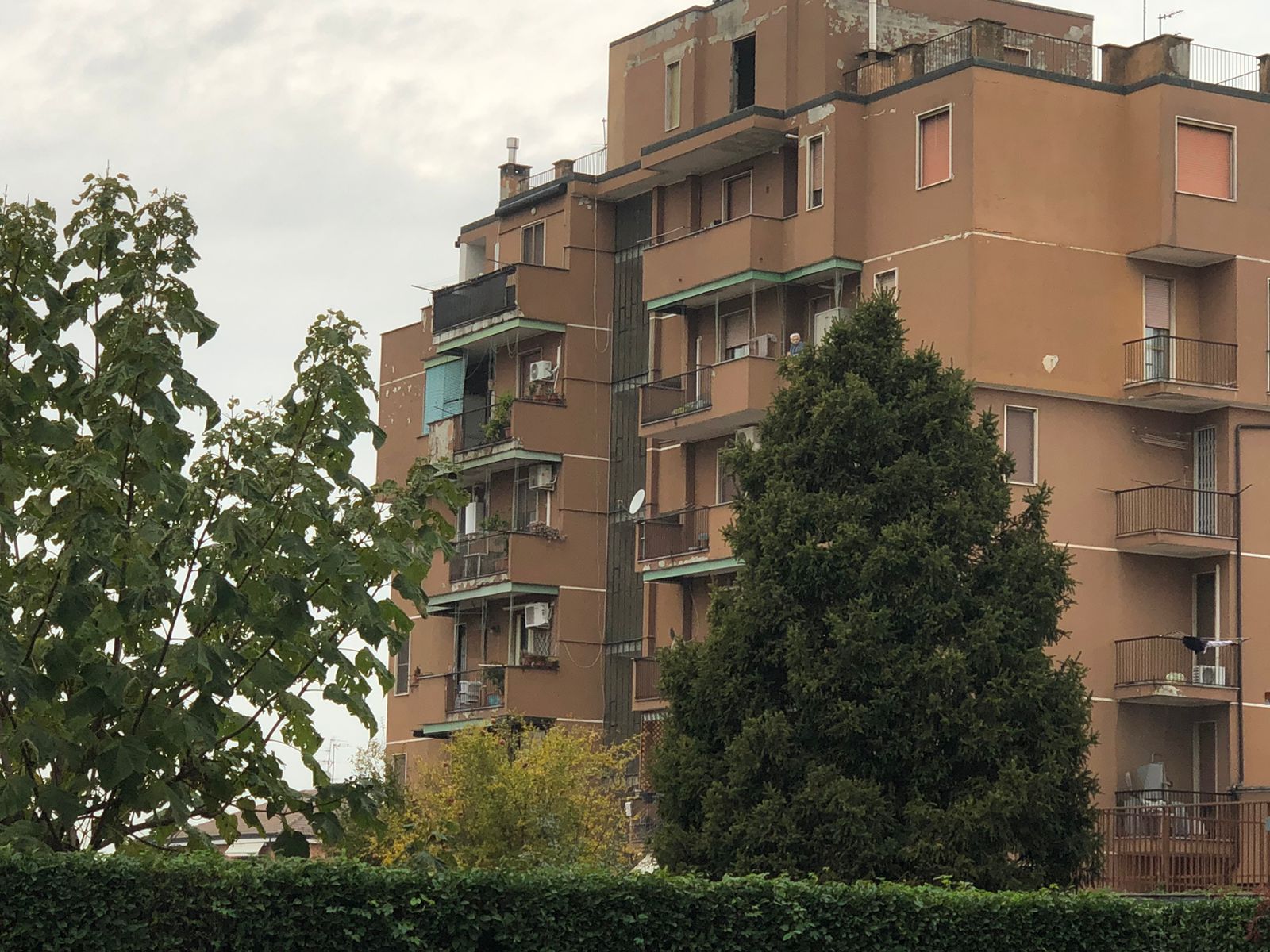 3 LOCALI CON BOX